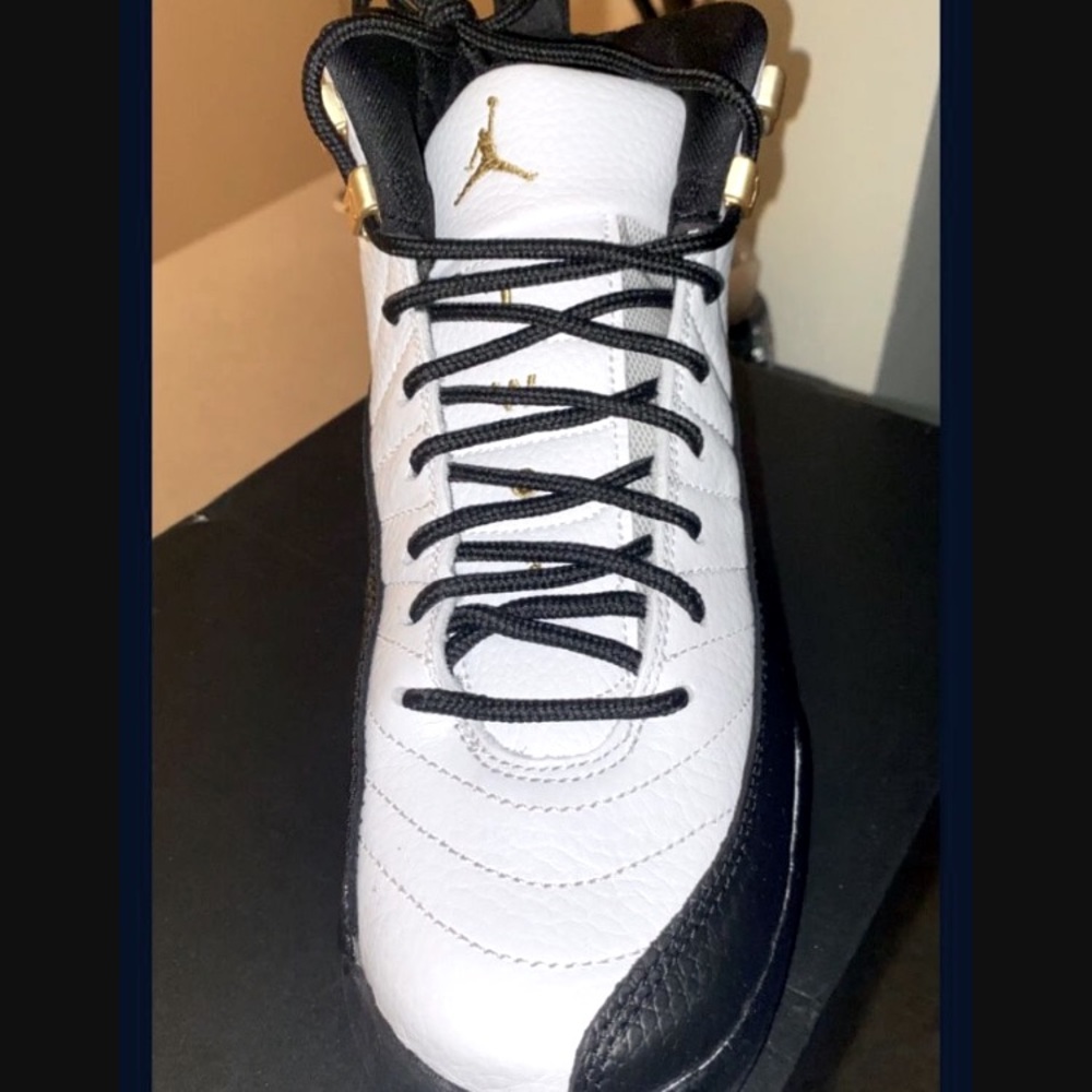 Jordan retro taxi Gs size 7 boys